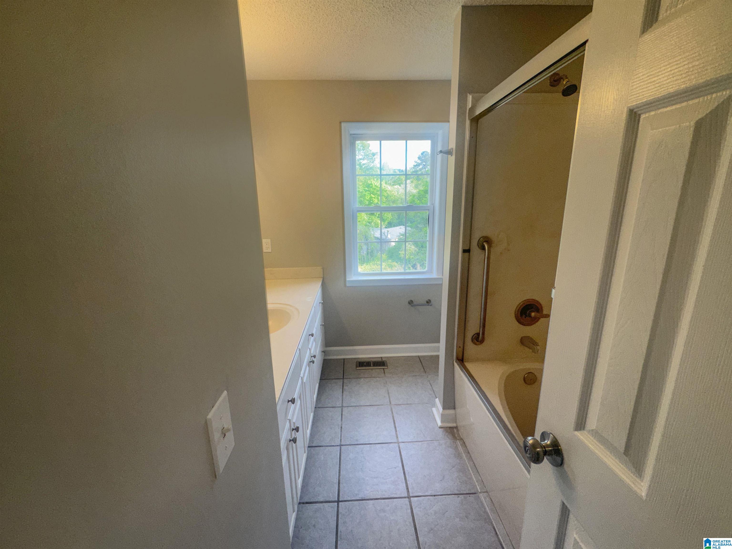 1914 Loop Road Moody, AL 35004 - Photo 29 of 46