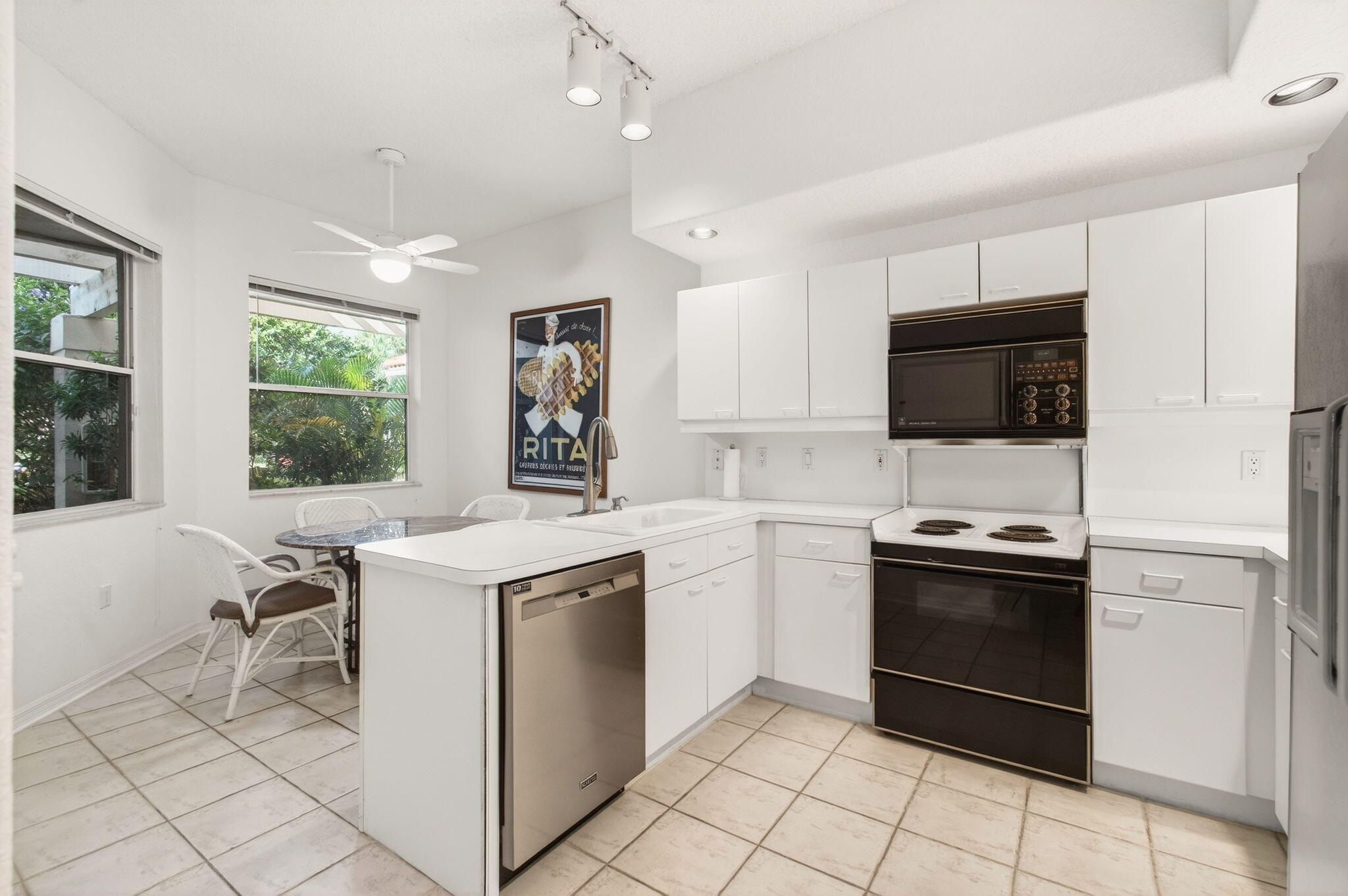 2512 Coco Plum Boulevard, Unit 1304 Boca Raton, FL 33496 - Photo 11 of 69 31-web-or-mls-DSC_9523