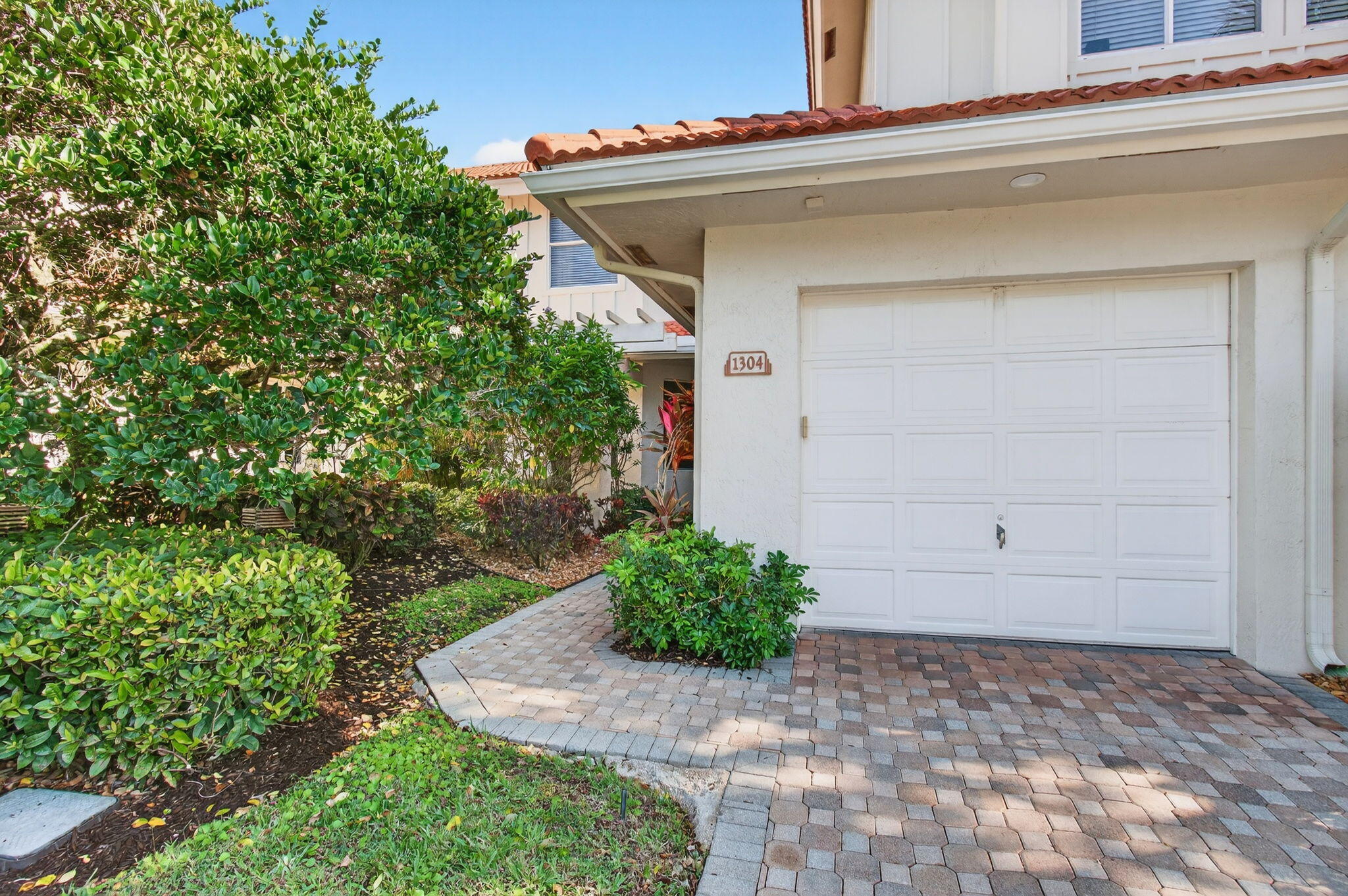 2512 Coco Plum Boulevard, Unit 1304 Boca Raton, FL 33496 - Photo 3 of 69 5-web-or-mls-DSC_9951