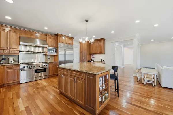 $8,250 | 2181 2nd Street, Northbrook, IL 60062