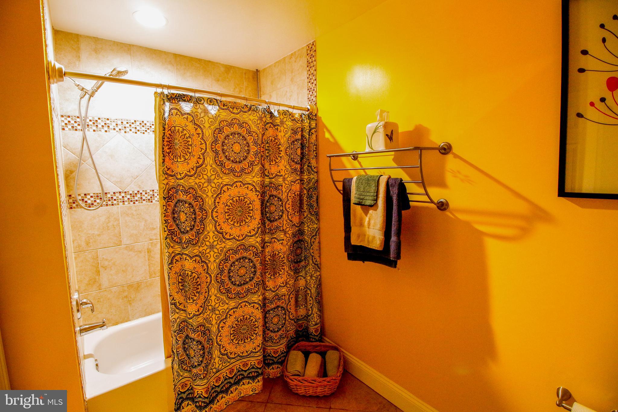 412 Trimble Road Joppa, MD 21085 - Photo 17 of 20 Hall bathroom