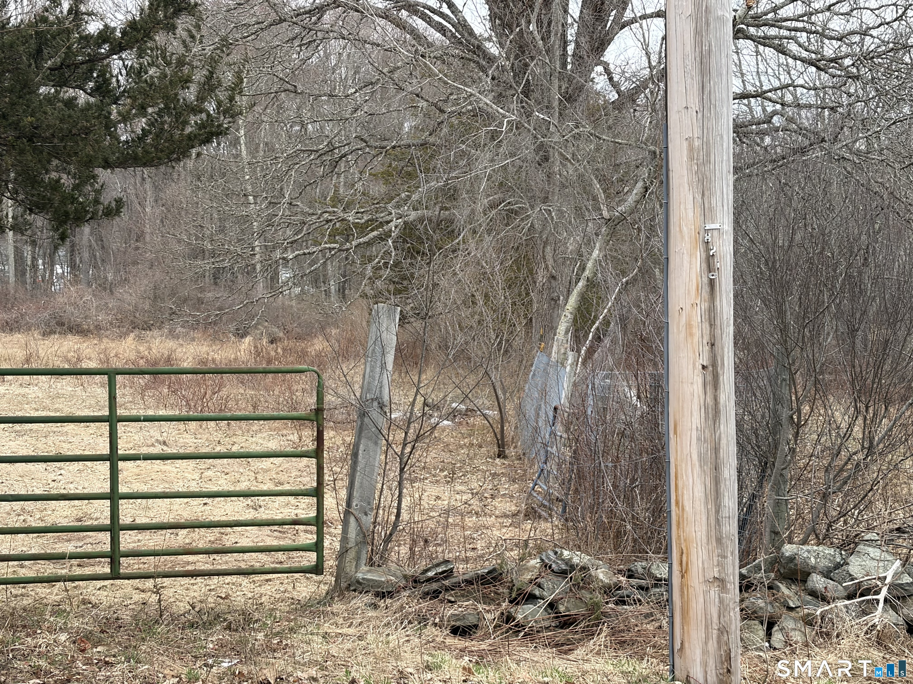 100 Hawkins Road Putnam, CT 06260 - Photo 2 of 10 a view of a pathway of a house