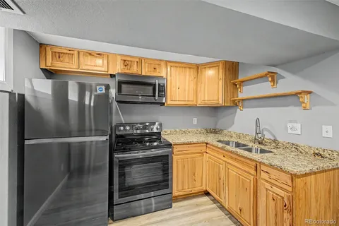$450,000 | 1123 South Lewiston Way, Aurora, CO 80017