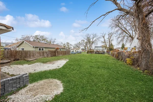 $129,999 | 7125 West 74th Street, Chicago, IL 60638
