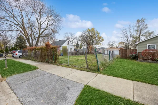 $129,999 | 7125 West 74th Street, Chicago, IL 60638