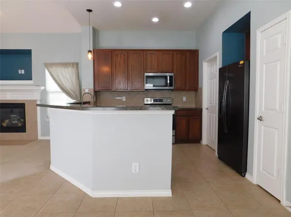 $1,995 | 1104 Hayden Lane, Savannah, TX 76227