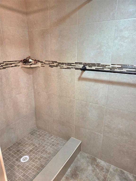 1971 Southeast 5th Court, Unit 101E Pompano Beach, FL 33060 - Photo 8 of 12 a view of a bathroom