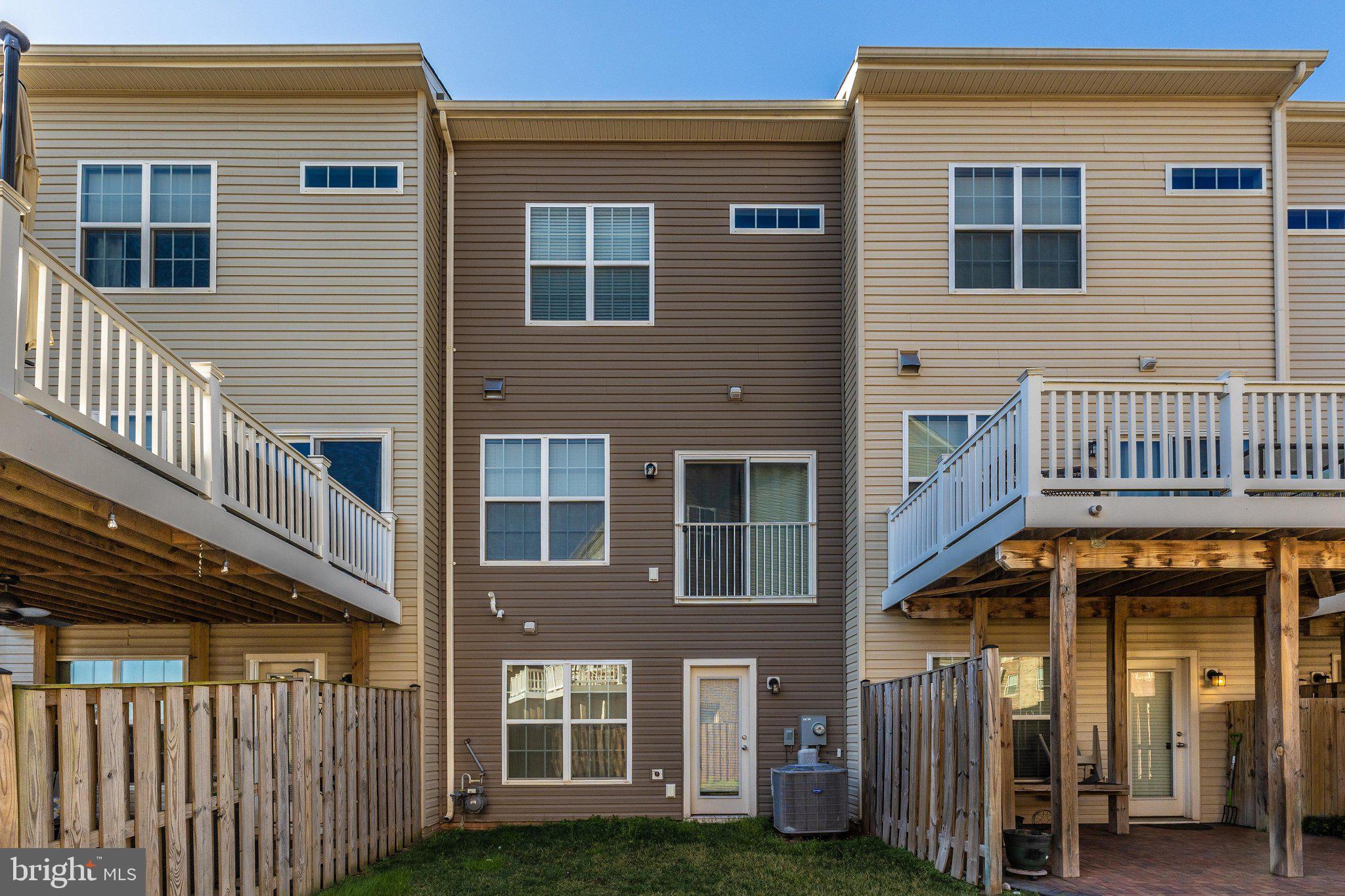 6082 Forum Square Frederick, MD 21703 - Photo 30 of 45 Exterior Back