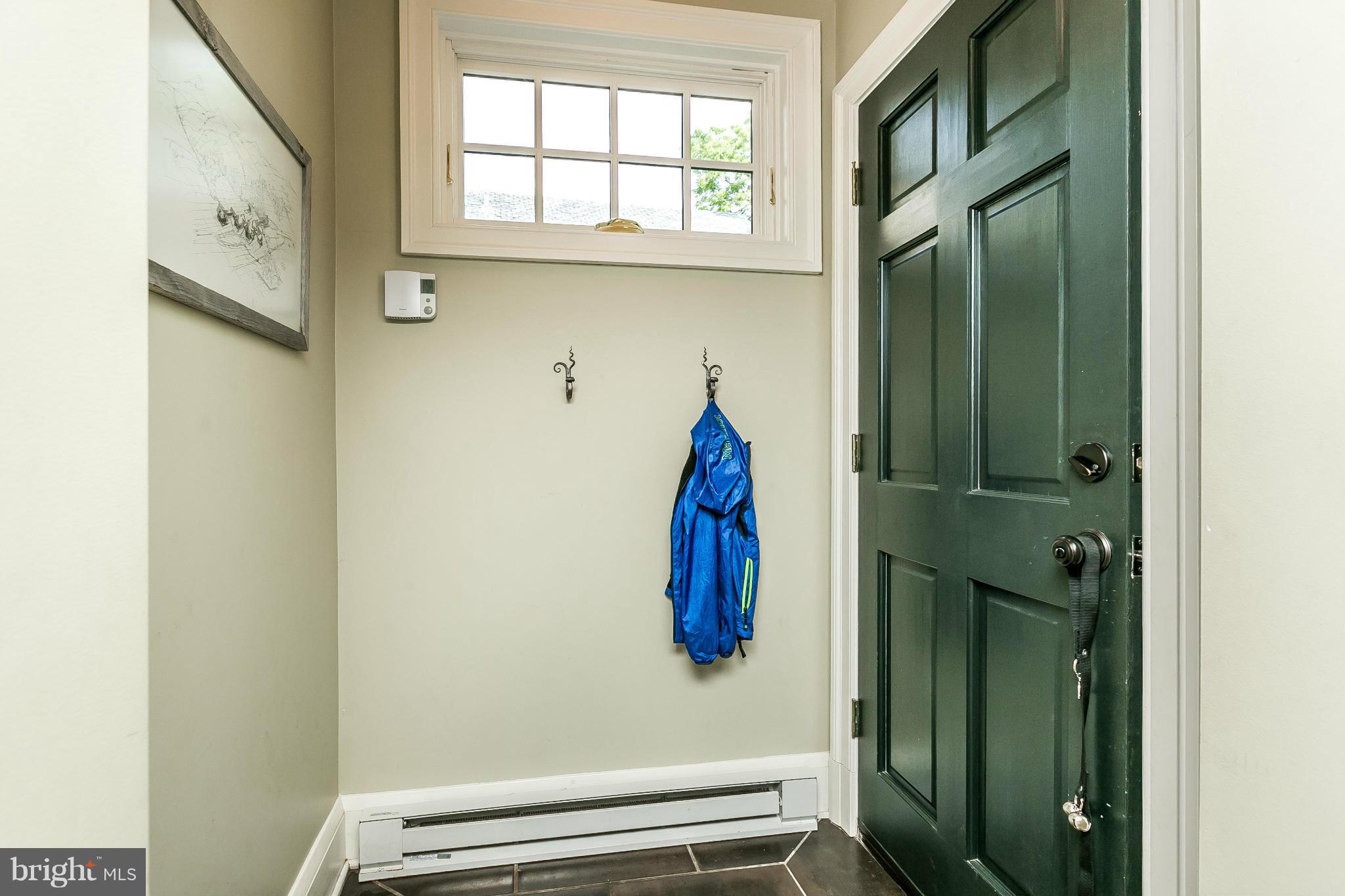 209 Upnor Road Baltimore, MD 21212 - Photo 11 of 30 Mudroom area off kitchen/family room