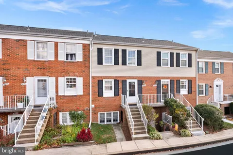 $300,000 | 14463 Rustling Leaves Lane, Centreville, VA 20121