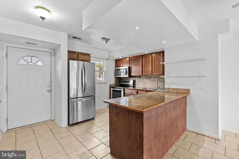 $300,000 | 14463 Rustling Leaves Lane, Centreville, VA 20121