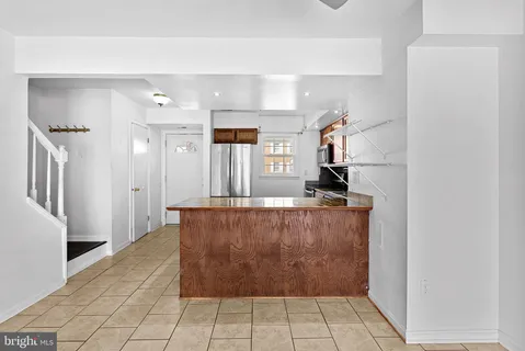 $300,000 | 14463 Rustling Leaves Lane, Centreville, VA 20121