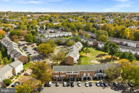 $300,000 | 14463 Rustling Leaves Lane, Centreville, VA 20121