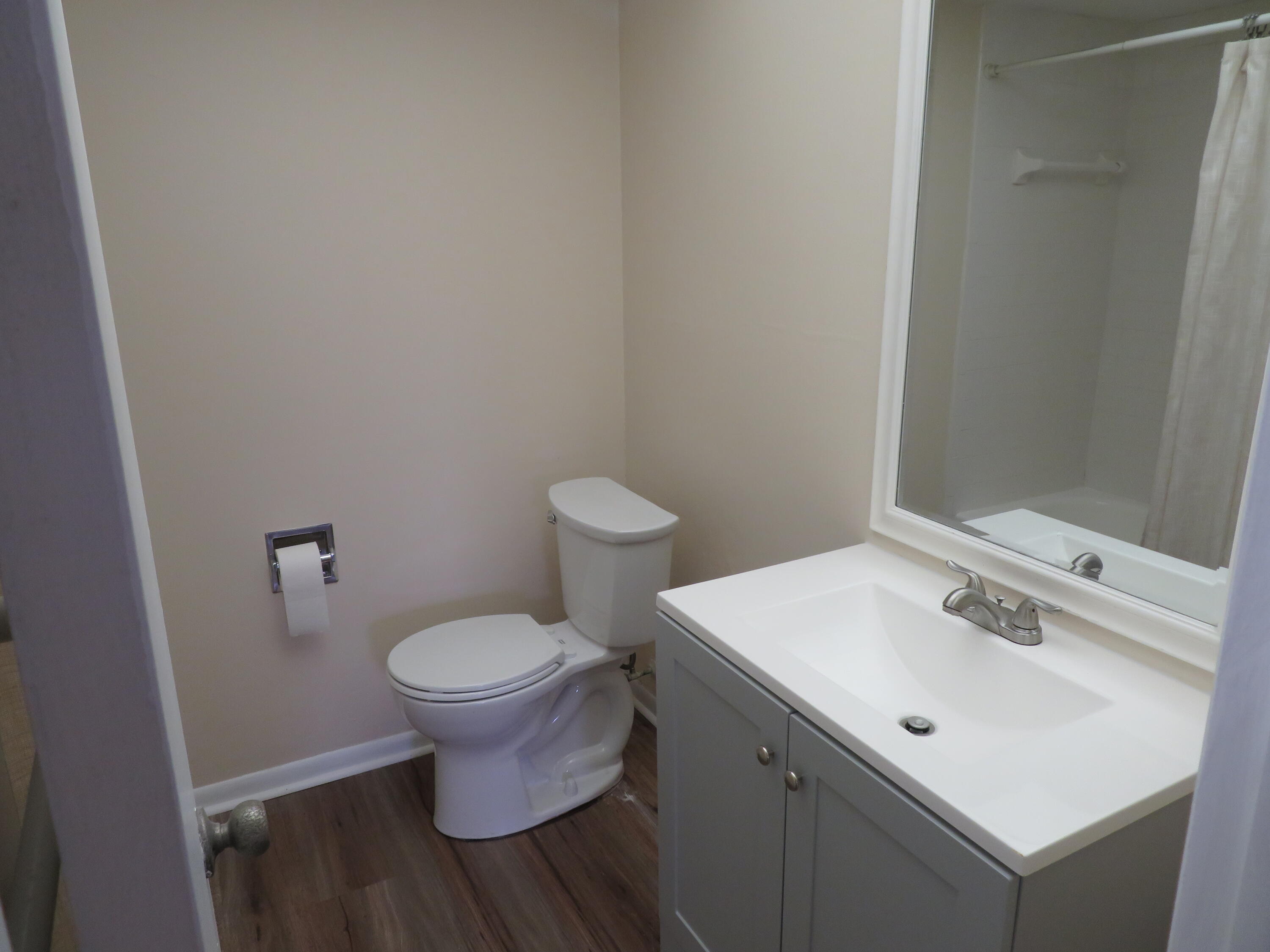 9233 Southwest 8th Street, Unit 117 Boca Raton, FL 33428 - Photo 30 of 37 62_9233-117_MBath