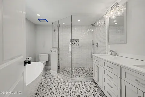 $4,100,000 | 5 Grant Avenue, Old Greenwich, CT 06870