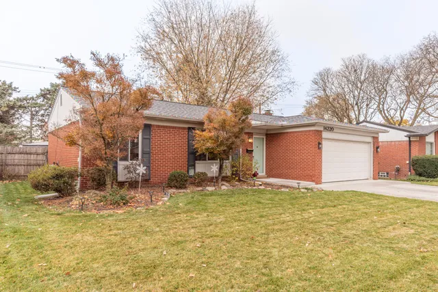 $369,900 | 14220 Knolson Street, Livonia, MI 48154