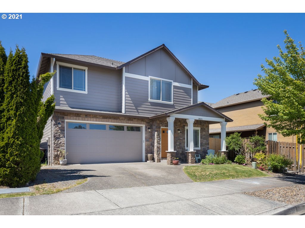19521 Leland Road Oregon City, OR 97045 - Photo 1 of 27 Gallery Image 1