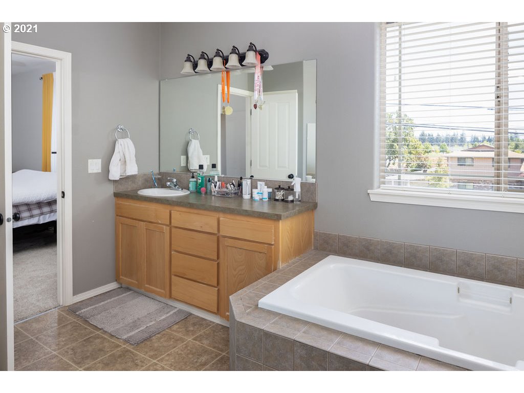 19521 Leland Road Oregon City, OR 97045 - Photo 15 of 27 Gallery Image 15