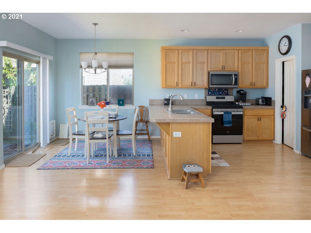 19521 Leland Road Oregon City, OR 97045 - Photo 7 of 27 Gallery Image 7