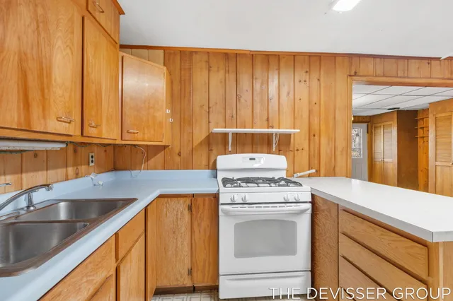 $230,000 | 922 Maas Lane, Pullman, MI 49450