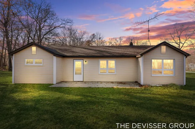 $230,000 | 922 Maas Lane, Pullman, MI 49450
