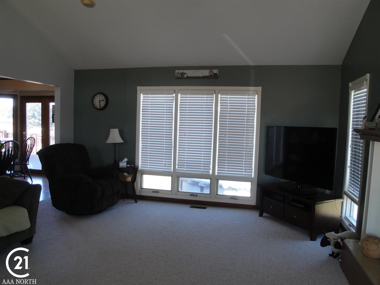 7079 General Squier Road Almont, MI 48003 - Photo 8 of 26 31374328-7.JPG