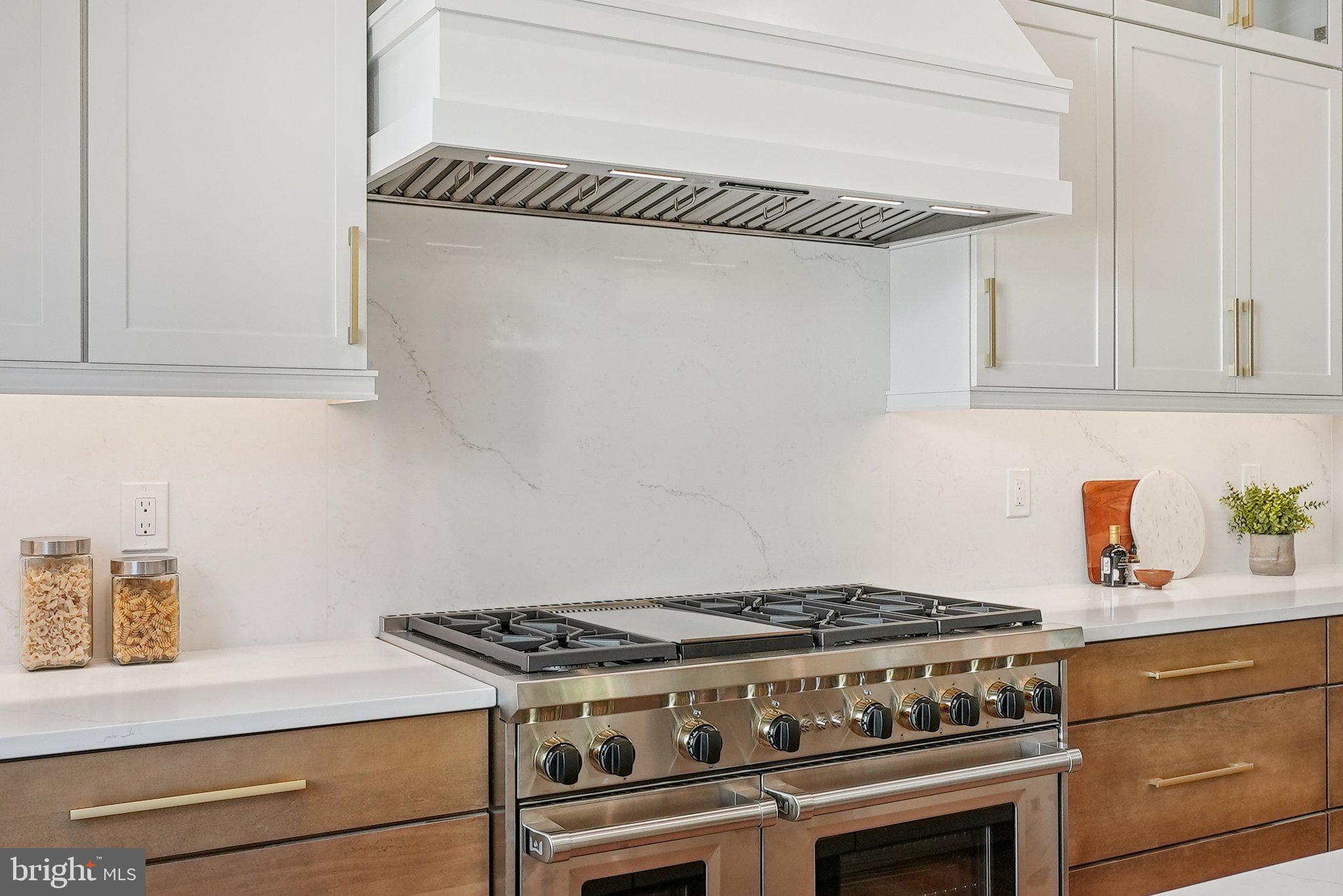 10200 Falls Road Potomac, MD 20854 - Photo 23 of 69