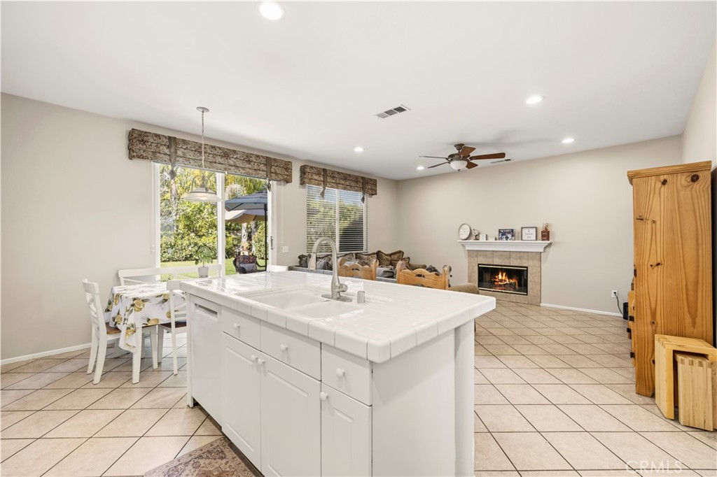 30457 Barcelona Road Castaic, CA 91384 - Photo 12 of 36