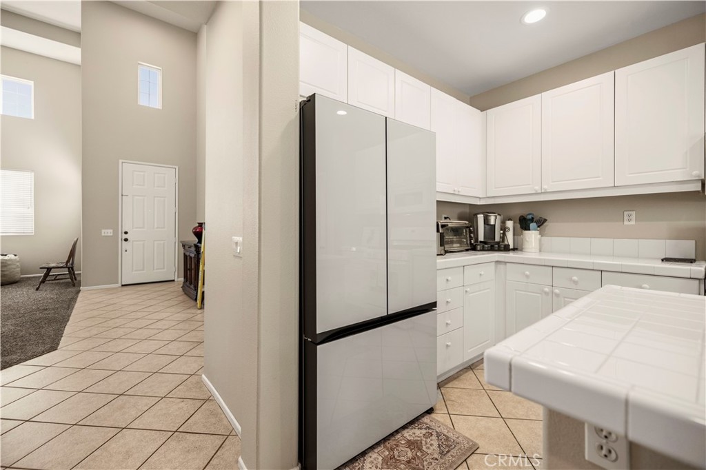 30457 Barcelona Road Castaic, CA 91384 - Photo 13 of 36