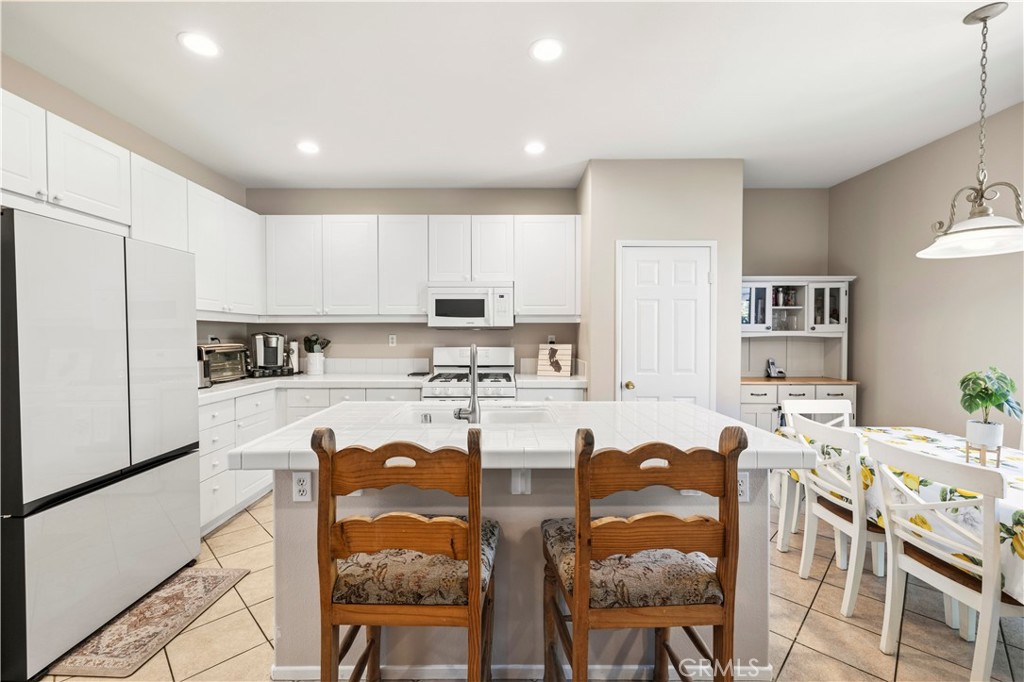 30457 Barcelona Road Castaic, CA 91384 - Photo 17 of 36