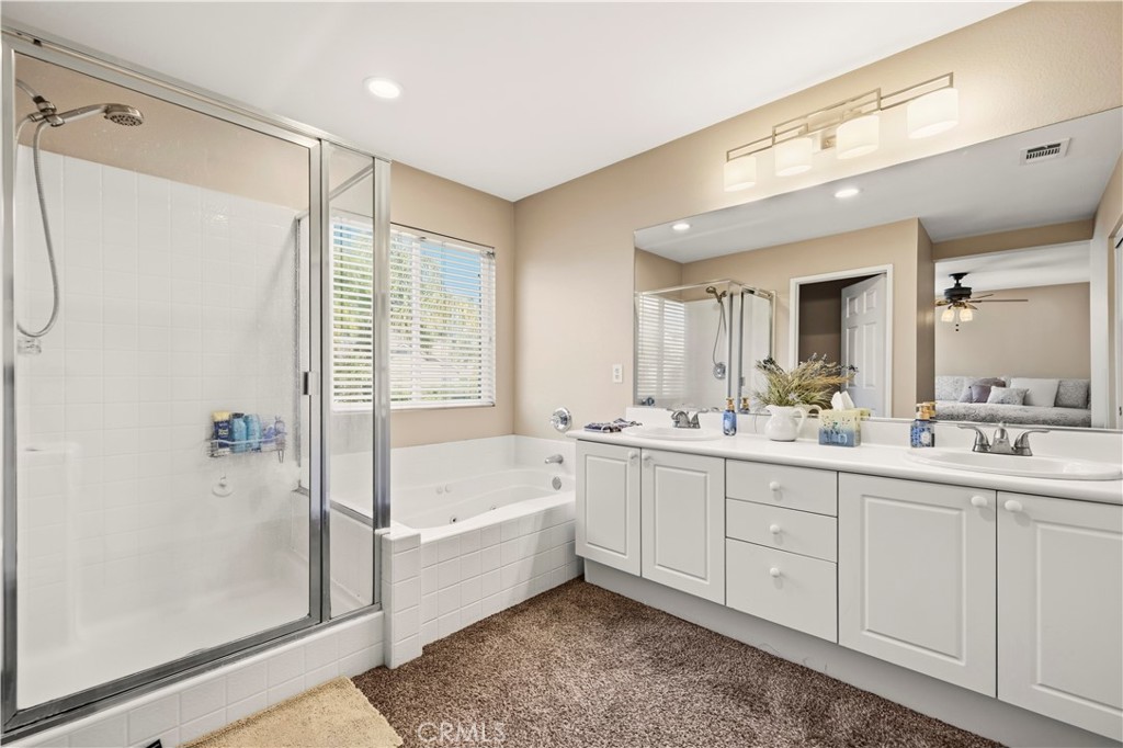 30457 Barcelona Road Castaic, CA 91384 - Photo 21 of 36