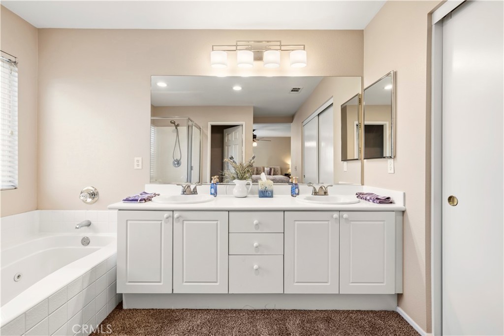 30457 Barcelona Road Castaic, CA 91384 - Photo 22 of 36