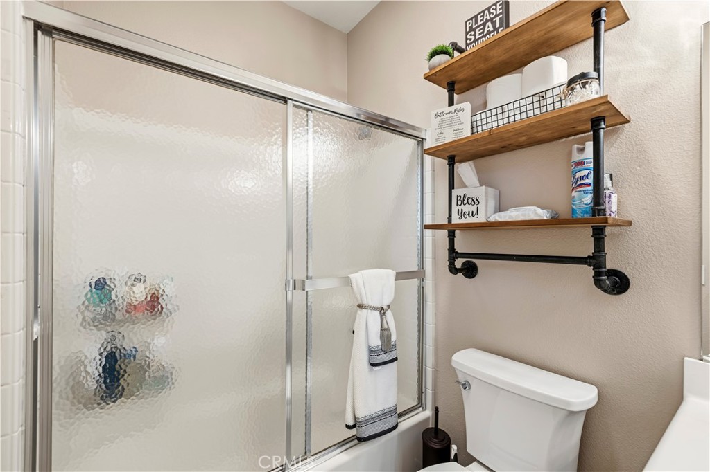 30457 Barcelona Road Castaic, CA 91384 - Photo 9 of 36