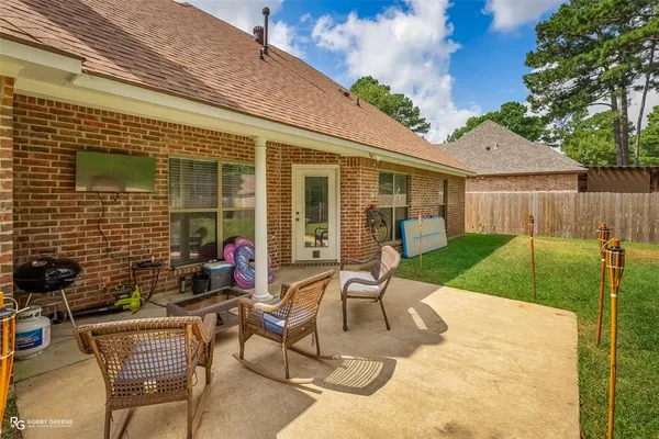 $355,000 | 805 Grey Fox Circle, Haughton, LA 71037