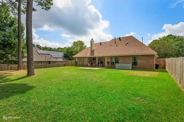 $355,000 | 805 Grey Fox Circle, Haughton, LA 71037