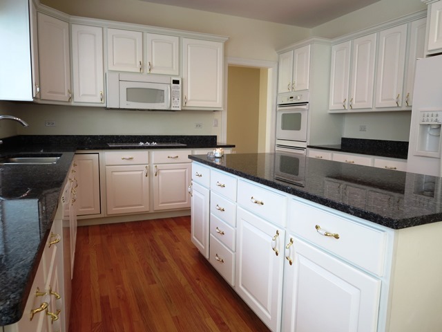 1781 Porter Court Lombard, IL 60148 - Photo 6 of 23