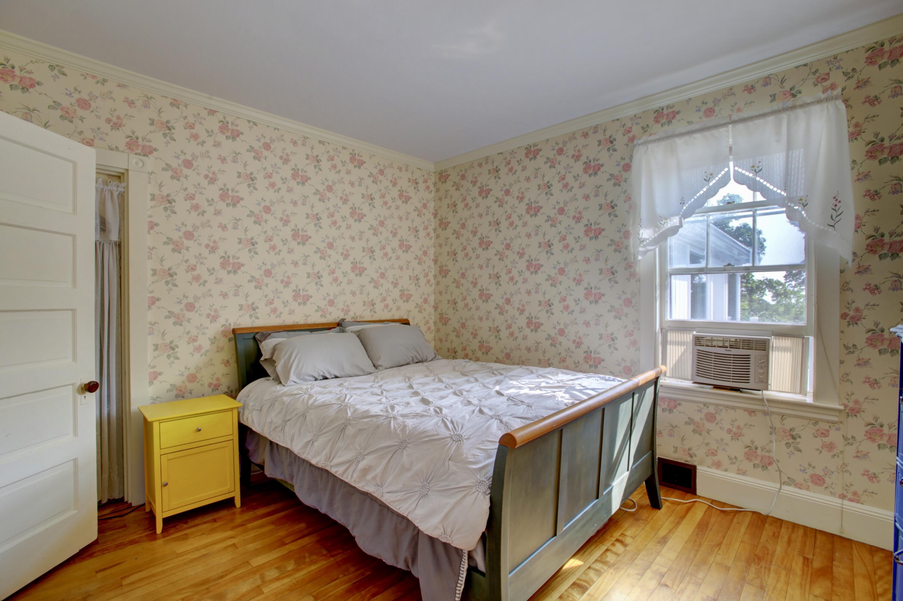 27 Trundy Road Cape Elizabeth, ME 04107 - Photo 19 of 38 27TrundyRd-Bedroom