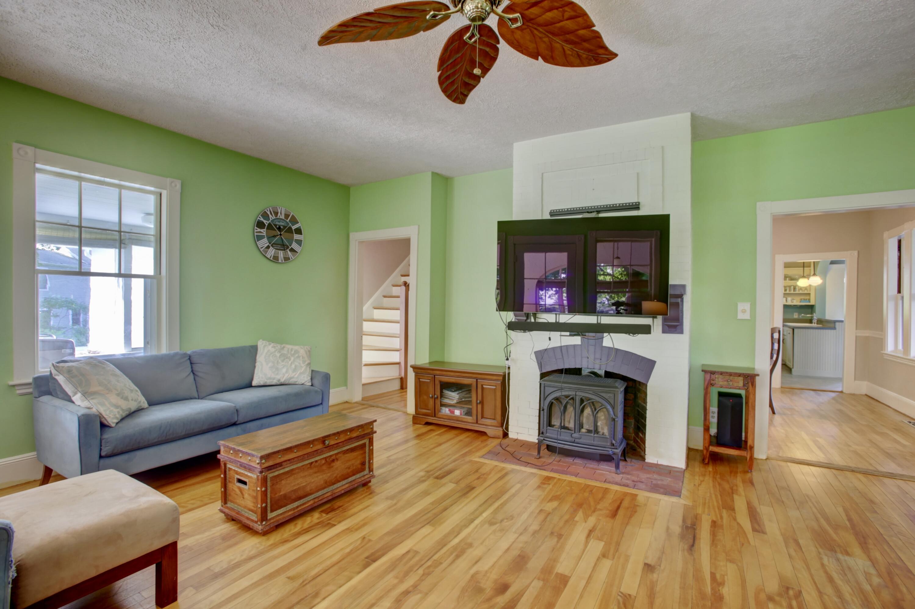 27 Trundy Road Cape Elizabeth, ME 04107 - Photo 5 of 38 27TrundyRd-Livingroom5