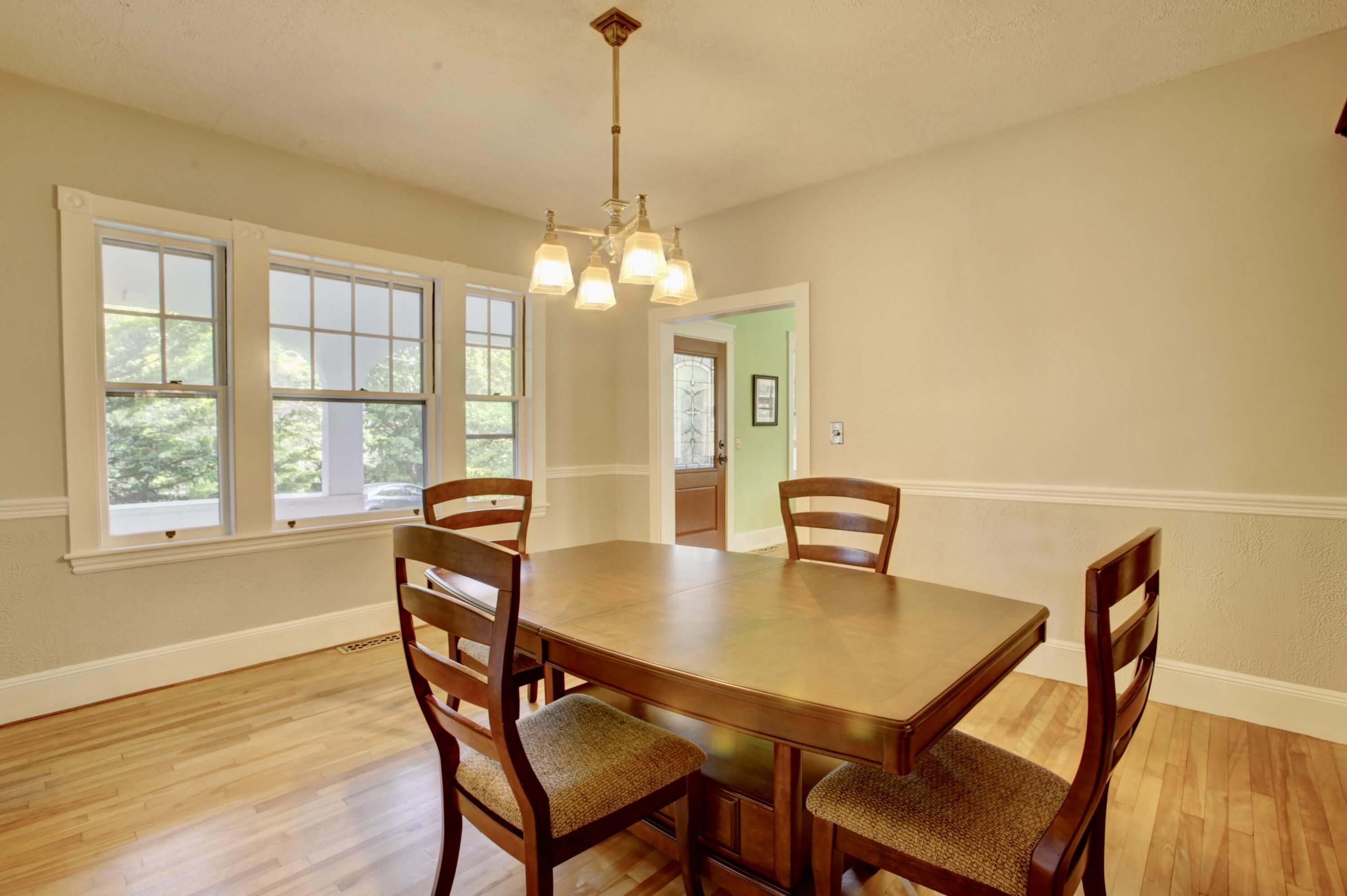 27 Trundy Road Cape Elizabeth, ME 04107 - Photo 9 of 38 27TrundyRd-Diningroom2