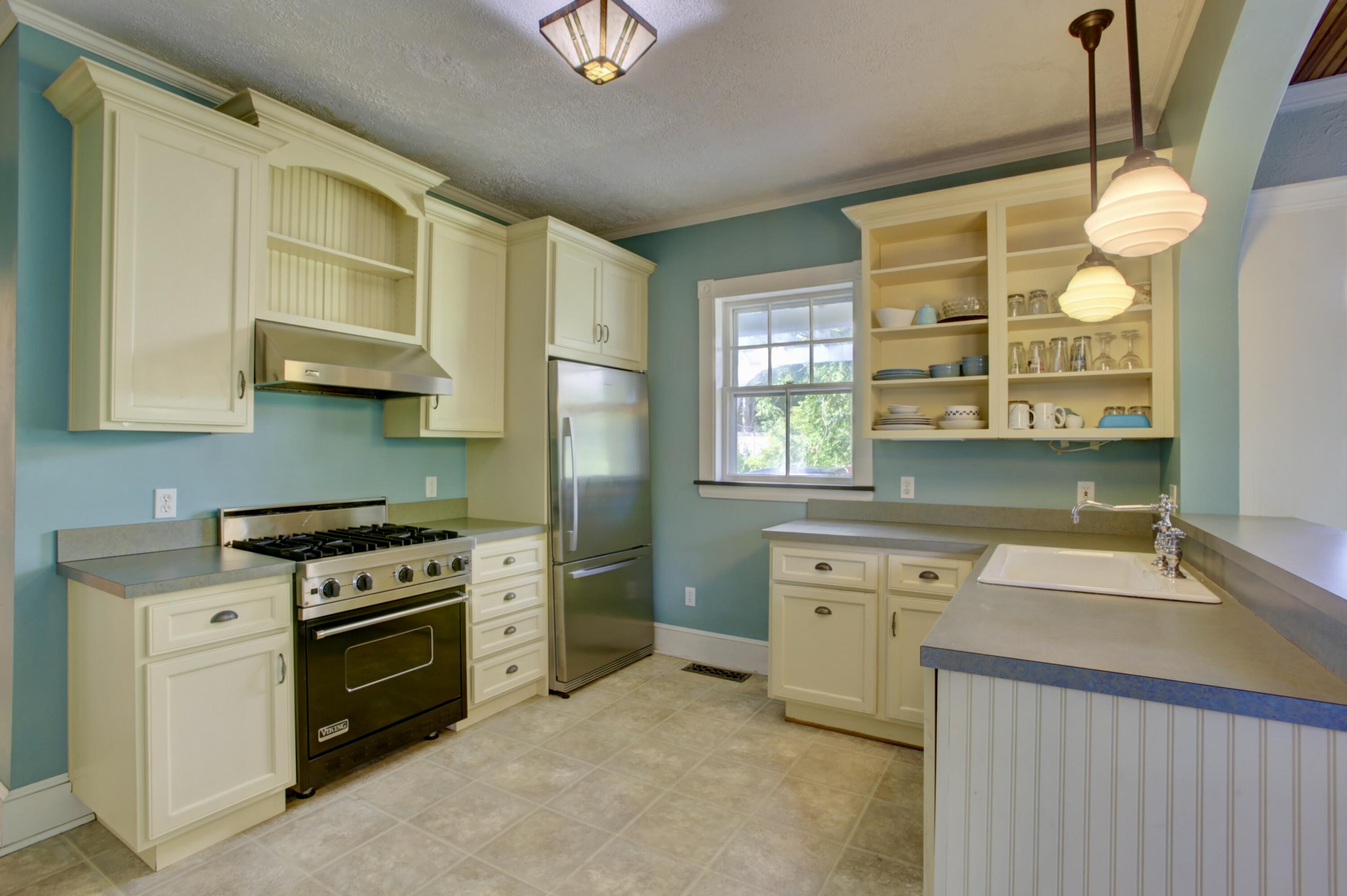27 Trundy Road Cape Elizabeth, ME 04107 - Photo 10 of 38 27TrundyRd-Kitchen6