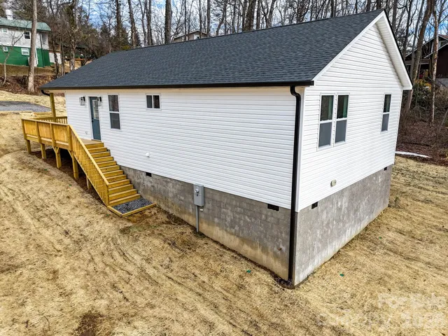 $399,900 | 12 Knox Road, Black Mountain, NC 28711