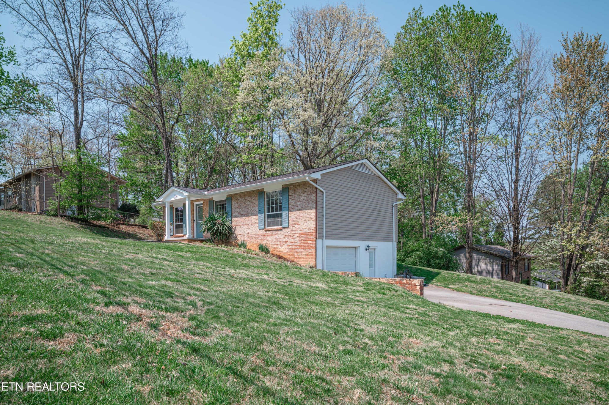 4229 Abercorn Road Knoxville, TN 37921 - Photo 4 of 41 Gallery Image 4