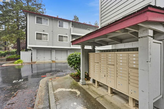$370,000 | 655 River Oak Way, Unit 42, Hayward, CA 94544