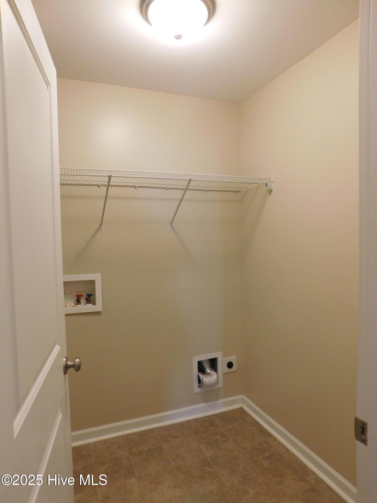 107 Lynden Lane New Bern, NC 28560 - Photo 9 of 21 DSCN5912