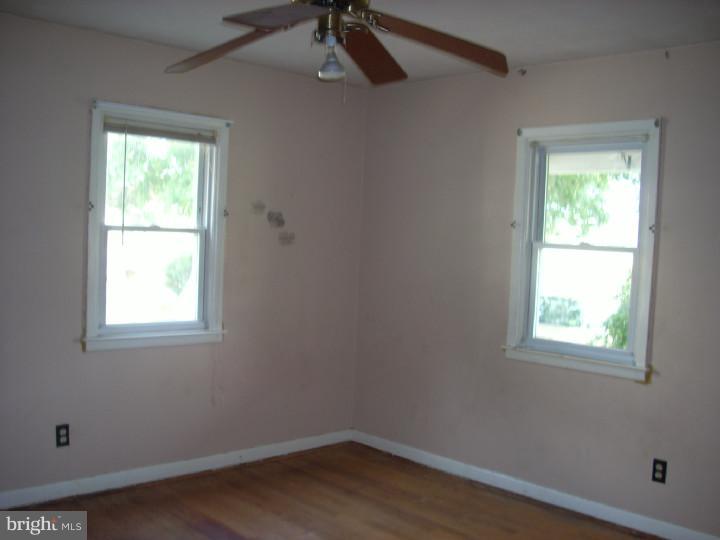 830 White Horse Hamilton Square Road Hamilton, NJ 08610 - Photo 3 of 6 Gallery Image 3