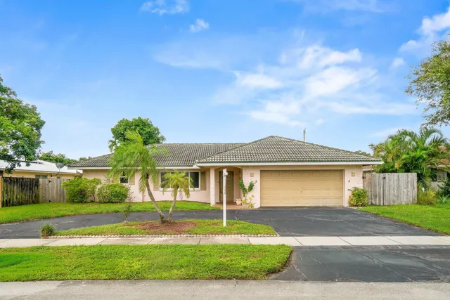 $745,000 | 921 Southwest 11th Terrace, Boca Raton, FL 33486