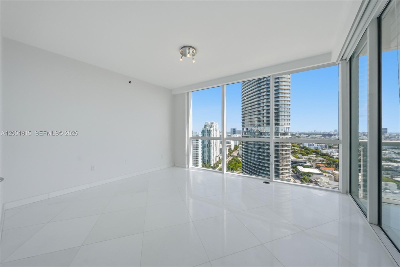 450 Alton Road, Unit 2704 Miami Beach, FL 33139 - Photo 5 of 15