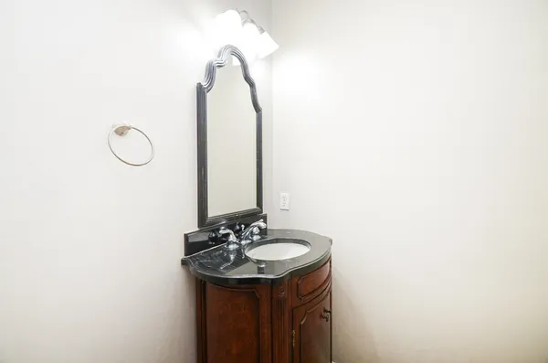 $2,700 | 1148 West 25th Street, Unit G, Houston, TX 77008