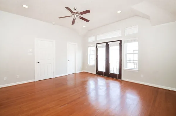 $2,700 | 1148 West 25th Street, Unit G, Houston, TX 77008