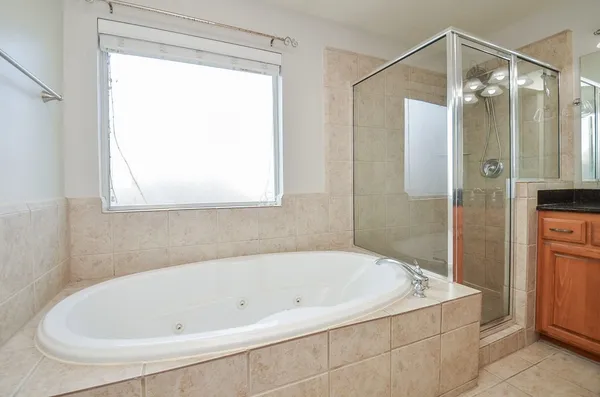 $2,700 | 1148 West 25th Street, Unit G, Houston, TX 77008